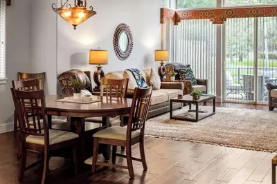 ☀️ Sunny Central Or. Creekside Water Front 🦮  Friendly Townhome @ Eagle Crest