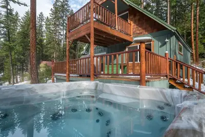 Image de Feather and Pine - Darling Cabin In Serene Setting