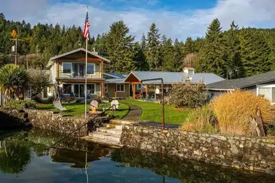 Image de Water Front Retreat on Hood Canal with Hot Tub