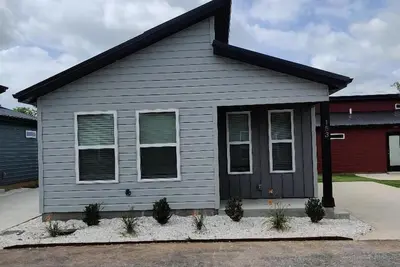 Image de Tiny Home near Mtb Trails, Wal-Mart Hq, Sleeps 6