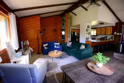 Image de Modern Rustic Cabin. Hottub. Sleeps9. nearStCroixStPk