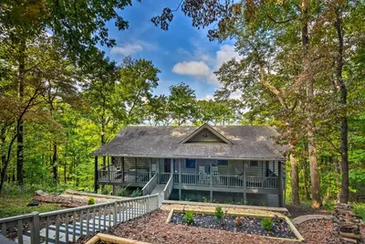 Image de Bent Tree Cabin with Mountain & Lake Views!