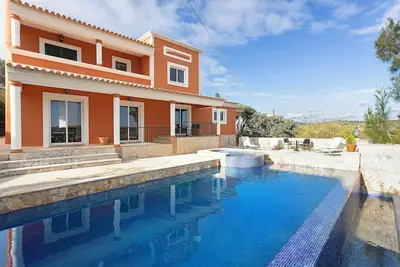 Image de Villa de campagne avec piscine, jacuzzi, Wi-Fi, terrasses et jardin