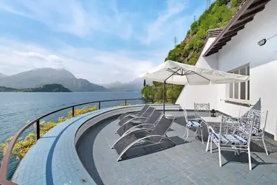 Image de Villa \"Vittoria\" avec vue sur le lac et les montagnes, terrasse, balcon et Wi-Fi