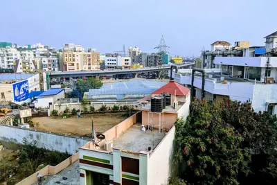 Image de New Top Floor 2 Bhk Furnished apartment - 25 mins from Airport