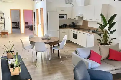 Image de Très beau loft de 110 m2  à 10 minutes des plages