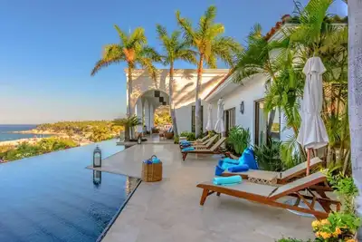 Image de Casa Celeste Seaside Villa by Cuvee, Chef Included