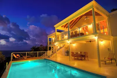 Image de Flamingo Sunset - heavenly sunsets, strolls to the beach & fun in the pool!