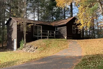 Image de Cozy Log Cabin on Little Spider Lake