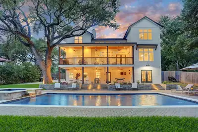 Image de 7br Austin Retreat | Pool, Spa, Game Room & Creekside Views for Groups & Family