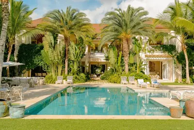 Image de Outstanding villa in Corales Golf course / 6 bedrooms - 6. 5 Bathrooms.