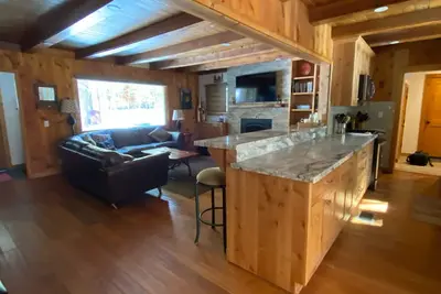 Image de Classic Family Tahoe Cabin - West Shore Bliss!