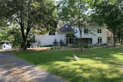 Image de Country Home close to State College and Psu