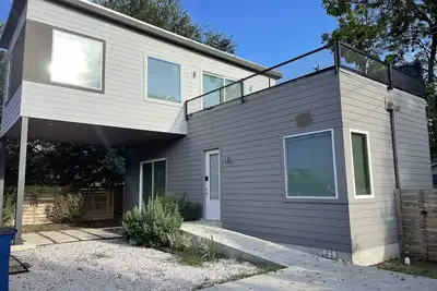 Image de Modern 2 bed/bath home in South Austin, 10 minute drive to Dt and Airport