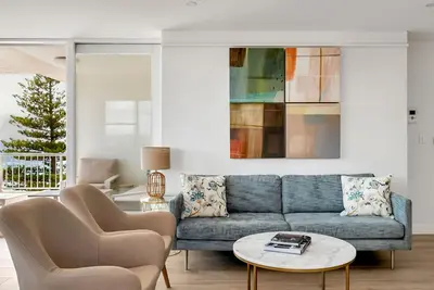 Image de Beachfront Beauty with 270° Views Short Level Walk to Manly
