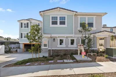 Image de 3 bdrm condo in Carlsbad Village-two blocks from beach & village!