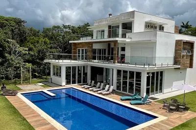 Image de North Coast Beautiful Mansion with 8 suites - Fantastic
