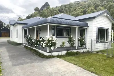 Image de Private Retreat on Church Road Wineries doorstep