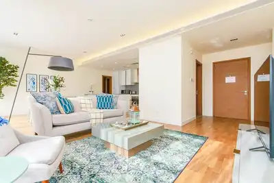 Image de Spacious and upgraded 2 Br   High Floor  City Walk