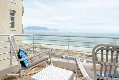 Image de Phenomenal Sea Views Beachfront Apartment|