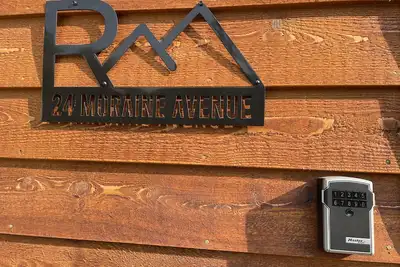 Image de Fully Remodeled Story Cabin minutes from mountain trails!