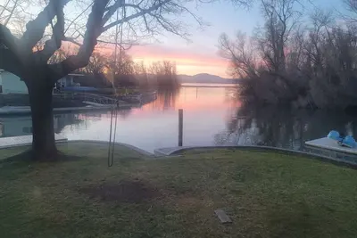 Image de Picturesque sunset views  perfect for couples, families and fishermen