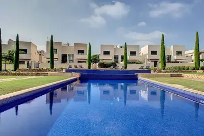 Image de Appartement en attique avec piscine privée