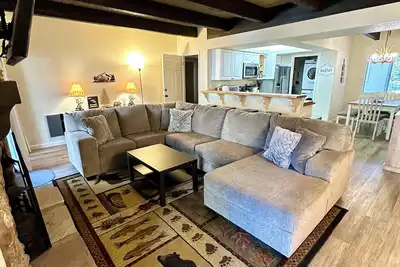 Image de Newly remodeled cozy condo near Sunrise/Golf Courses!