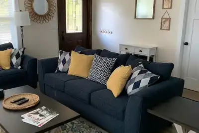 Image de Family Cabin-well appointed- central location- 3 bedrooms -2 baths