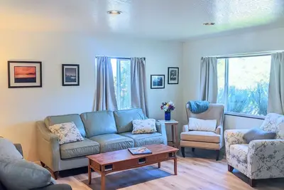 Image de Newly remodeled kitchen and living room 3 bedrooms