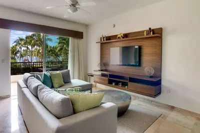 Image de Gorgeous 2 + Bedroom  Condo in Playa Royale Community!