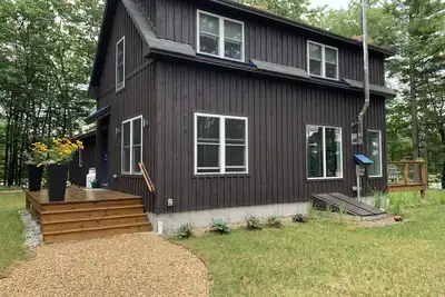 Image de Lake House on private wooded lot abuts walking trail and near Mount Monadnock