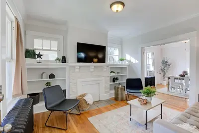 Image de 2 Bedroom Bungalow - Walk To Overton Park, Memphis Zoo & More!