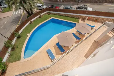 Image de Appartement \"Vaixell ático\" proche plage, vue mer, piscine, Wi-Fi, clim, balcon, terrasse & jardin
