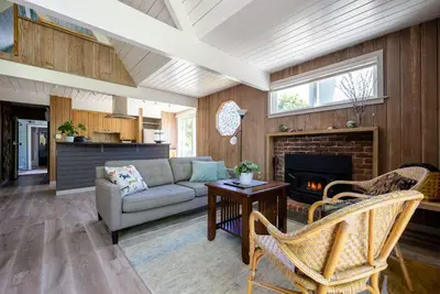 Image de Cheerful 2 Bedroom Cottage Near the Beach