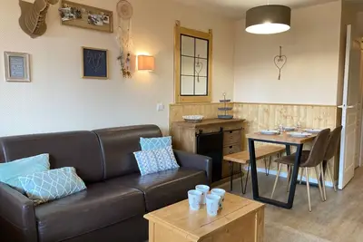 Image de Charmant 2 pièces skis aux pieds à Avoriaz