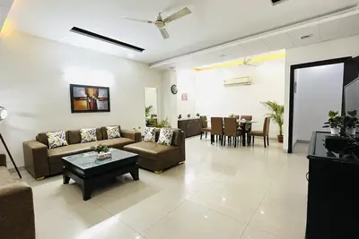 Image de BluO 2bhk @ Greater Kailash Lift, Balcony, Parking