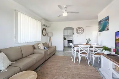 Tuncurry Treasure, Central Location