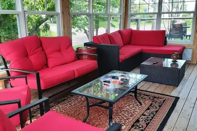Image de Bright modern cottage close to parlee beach.
