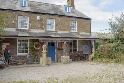 Image de 7 chambres à coucher à Whitchurch