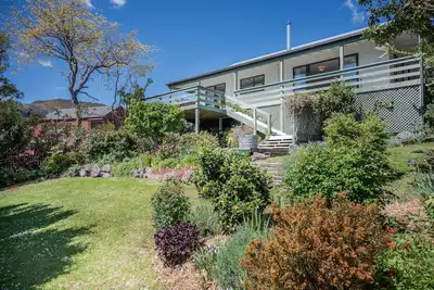 Image de Libeau Lane Views - Akaroa Holiday Home