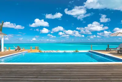 Image de The Lemon Tree House - 5 Bedroom, 6 Bath Oceanfront Villa on Beautiful Tar Bay!