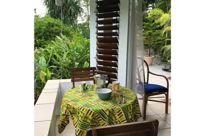 Image de 2 bedroom Garden Apartment with a/c balcony fully equipped =