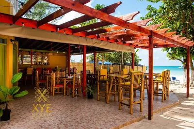 Image de Only at Xye can you experience Negril at its finest.