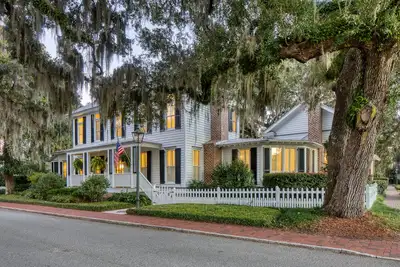 The Savannah - Iconic Wilson Village Home!