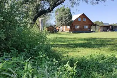 Image de Beautiful Log house with plenty of western charm & touch of modern <br><br><br><br><br><br><br><br><br><br><br><br>