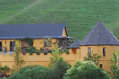 Image de Stay at your own castle! Unique venue, close to vineyards, art & National Parks