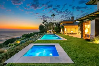 Image de Welcome to Surf Beach Malibu Estate