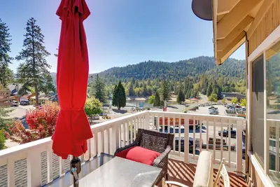 Image de Lake & Mountain-View Home: Walk to Downtown!