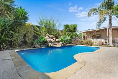 Image de Rustic Bubbles - house with games room, solar heated pool and pet friendly